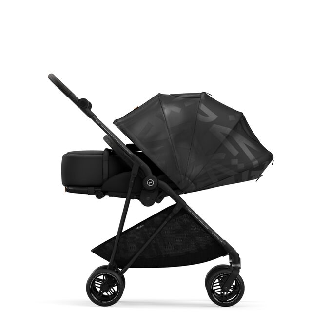 Immagine del CYBEX Gold Melio Street Stroller che mette in risalto la caratteristica Cappottina solare Supreme XXL.