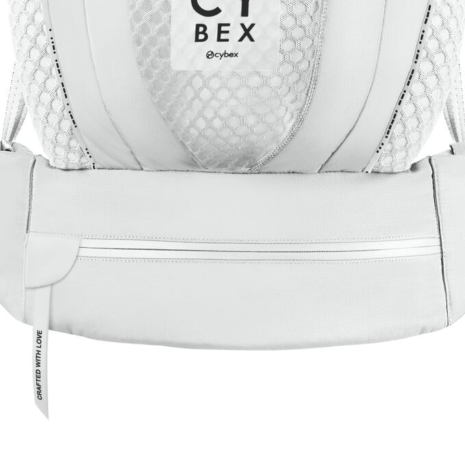 Obr&aacute;zek CYBEX Platinum Coya Carrier Baby Carrier, kter&yacute; zv&yacute;razňuje funkci Kapsa na&nbsp;dosah.