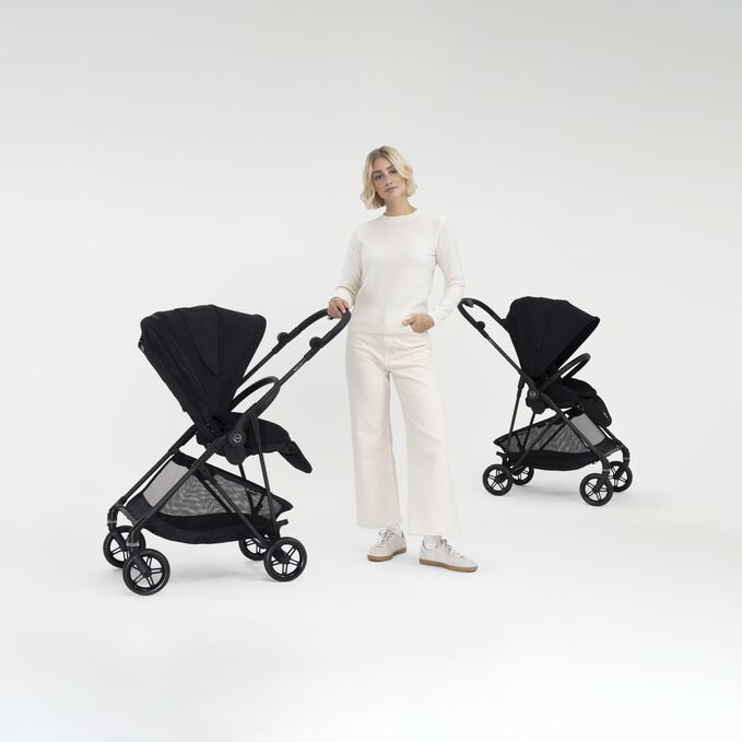 Obr&aacute;zek CYBEX Gold Melio Carbon (2025) Stroller, kter&yacute; zv&yacute;razňuje funkci Otočn&aacute; jednotka sedačky.