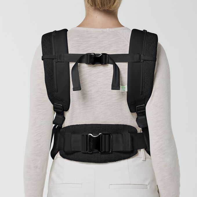 An image of the CYBEX Platinum Coya Carrier Boucl&eacute; Baby Carrier, highlighting the Specially Padded Fabric feature.