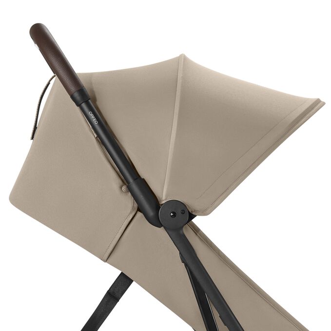 An image of the CYBEX Gold Orfeo (2025) Buggy, highlighting the XL UPF50+ Sun Canopy feature.