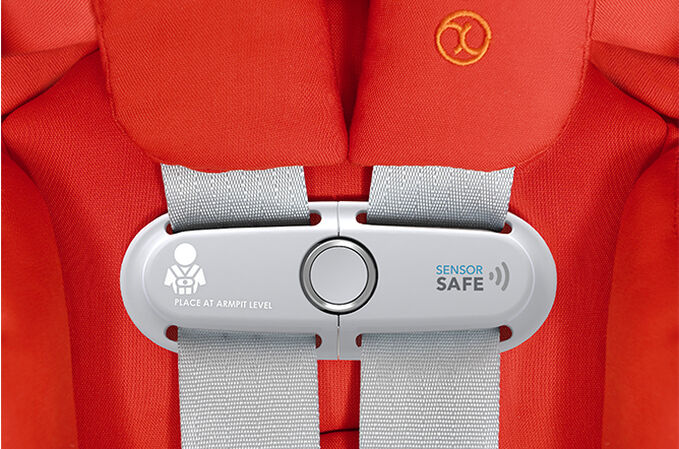 An image of the CYBEX Platinum Cloud Q with Base Infant Car Seat, highlighting the SensorSafe&trade; Technology feature.