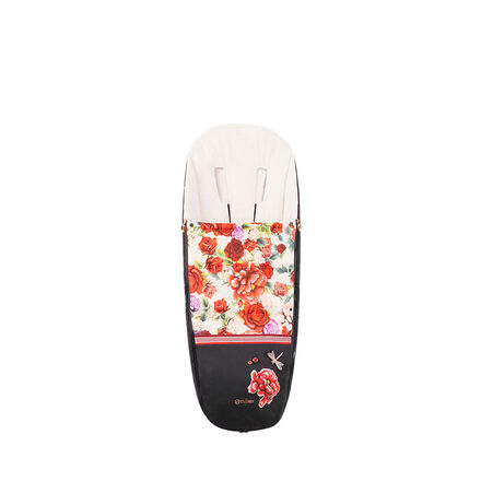 CYBEX Spring Blossom Fu&szlig;sack mit floralem Muster in Rot- und Rosat&ouml;nen auf wei&szlig;em Hintergrund.