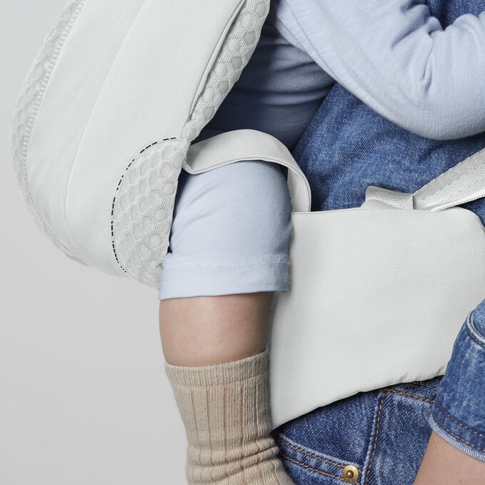 Obr&aacute;zek CYBEX Platinum Coya Carrier Baby Carrier, kter&yacute; zv&yacute;razňuje funkci Komplexn&iacute; bezpečnost.