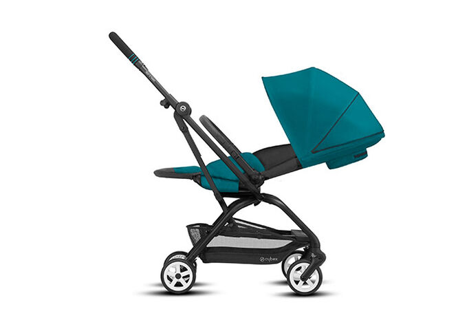 Ein Bild des CYBEX Gold Eezy S Twist 2 Buggy, das das Merkmal Flache Liegeposition hervorhebt.