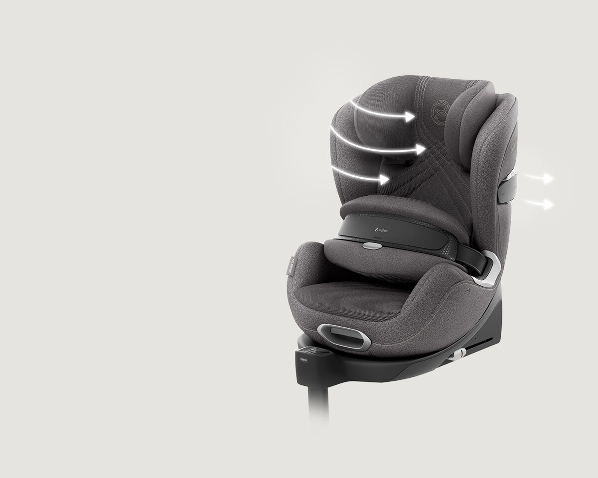 Grey Anoris T2 i-Size Plus car seat with integrated airbag, providing safety and comfort.