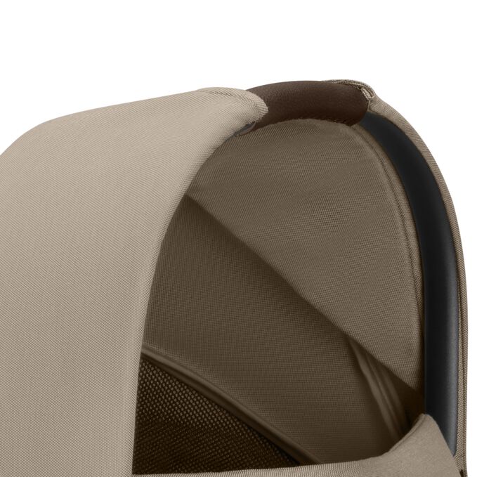 Obr&aacute;zek CYBEX Gold Cot S Lux Stroller, kter&yacute; zv&yacute;razňuje funkci Držadlo na přen&aacute;&scaron;en&iacute;.