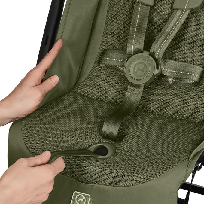 An image of the CYBEX Gold Libelle (2025) Buggy, highlighting the One-pull Harness feature.
