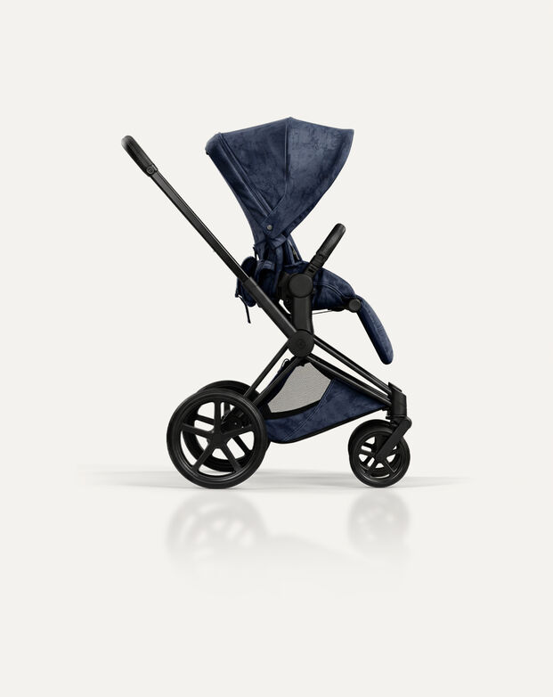 Sn&iacute;mek Rebellious Luxury Priam.