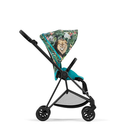 Barnvagn med tropisk design och lejonmotiv p&aring; suffletten, by DJ Khaled.