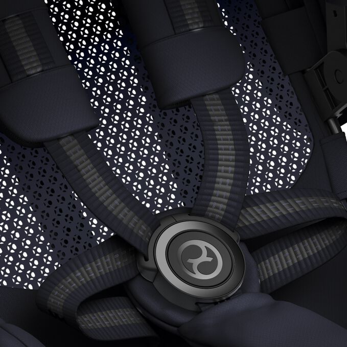 An image of the CYBEX Gold Melio 1 Stroller, highlighting the Breathability in backrest feature.