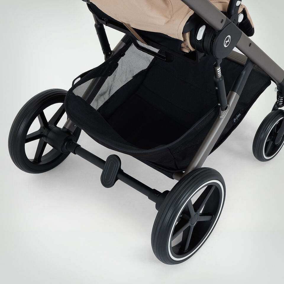Product shot of Balios S Lux basket.