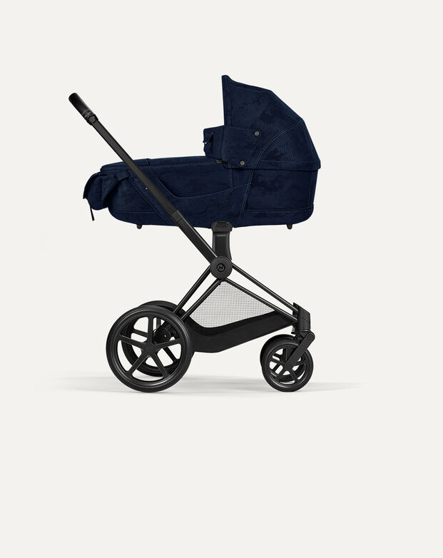 Product shot of a Rebellious Luxury Priam.