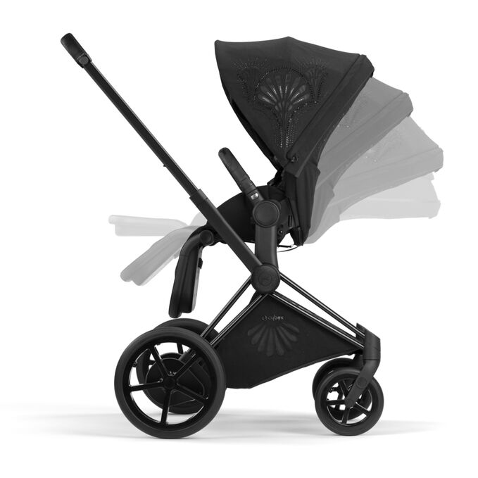 Immagine del CYBEX Platinum e-Priam - La Parisienne Stroller che mette in risalto la caratteristica Reclinabile e richiudibile con una sola mano.