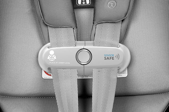 An image of the CYBEX Gold Eternis S with SensorSafe Toddler Car Seat, highlighting the SensorSafe&trade; Technology feature.