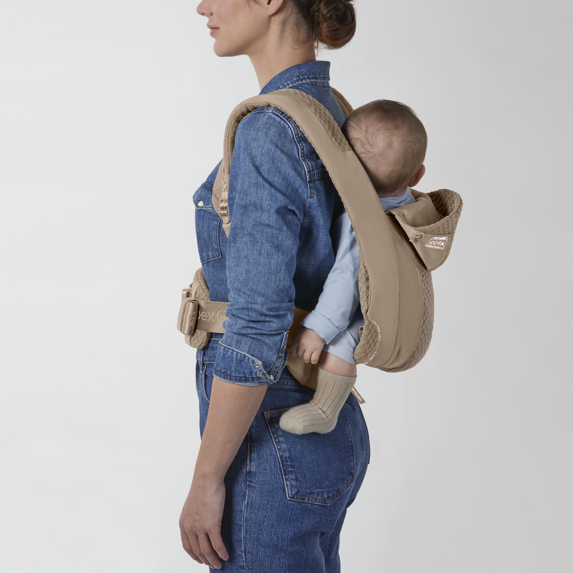 CYBEX Coya Carrier - Cozy Beige in Cozy Beige large-cybex-us image number 4