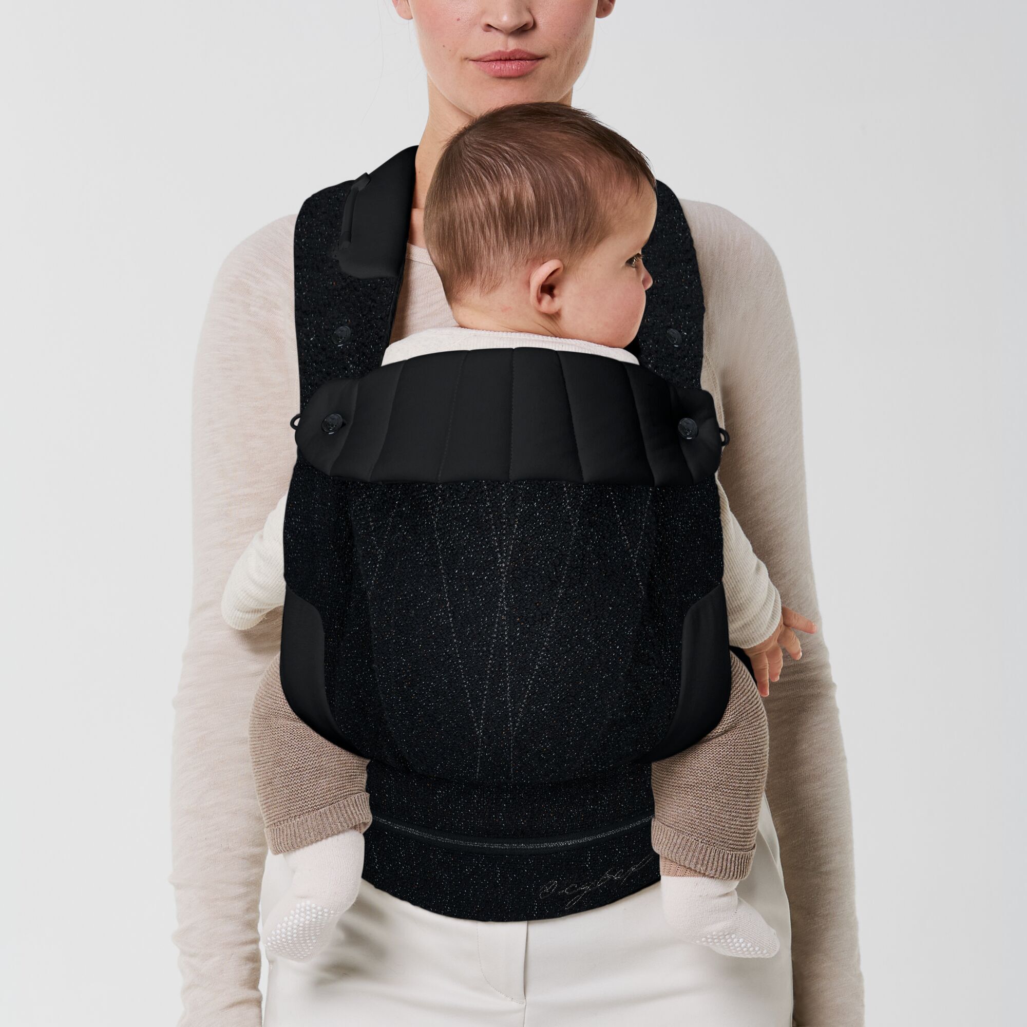 CYBEX Coya Carrier Boucl&eacute; - Smoky Black (Boucl&eacute;) in Smoky Black (Boucl&eacute;) large-cybex-row image number 2