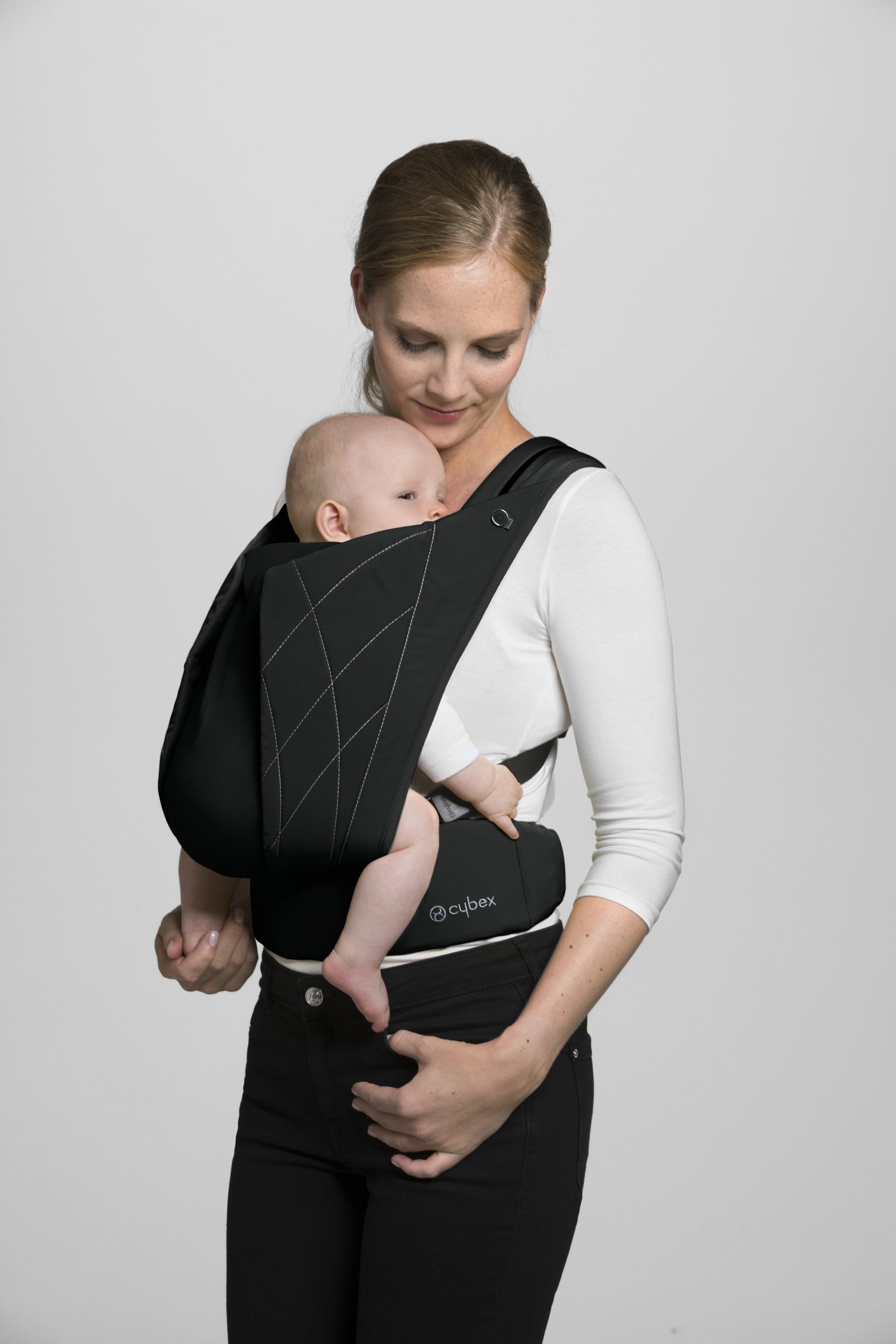 CYBEX Yema Click - Deep Black in Deep Black large-cybex-gb image number 3