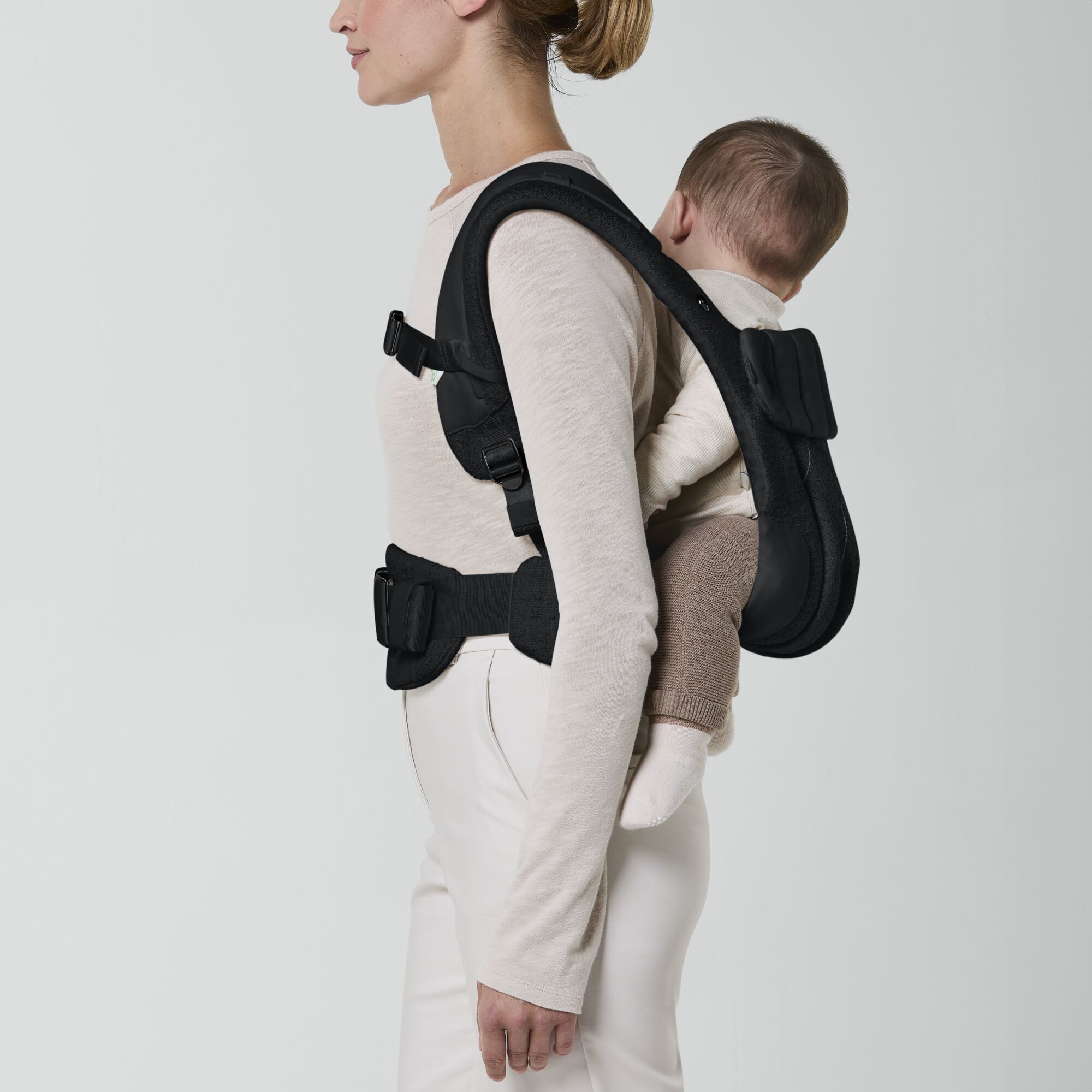 CYBEX Coya Carrier Boucl&eacute; in Stone Black (Boucl&eacute;) large-cybex-ca image number 4