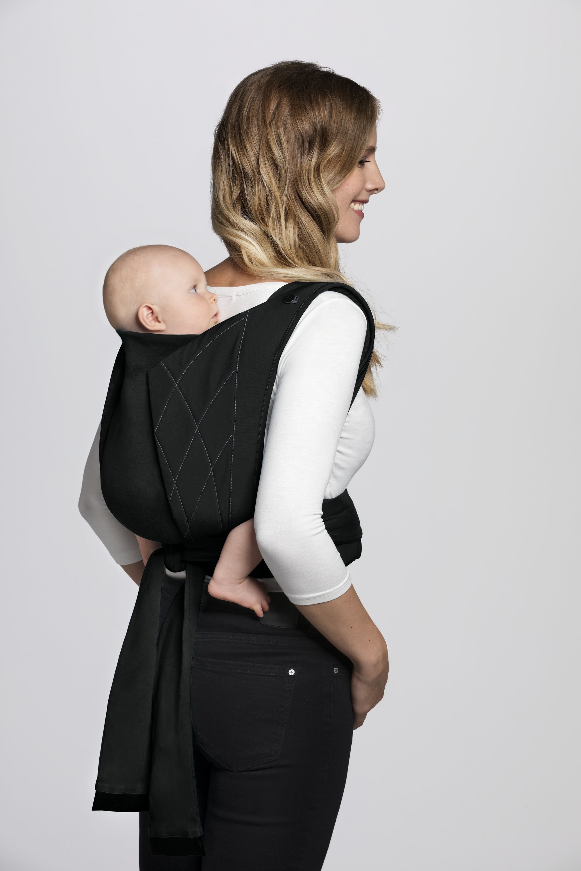 CYBEX Yema Tie - Deep Black in Deep Black large-cybex-gb image number 5
