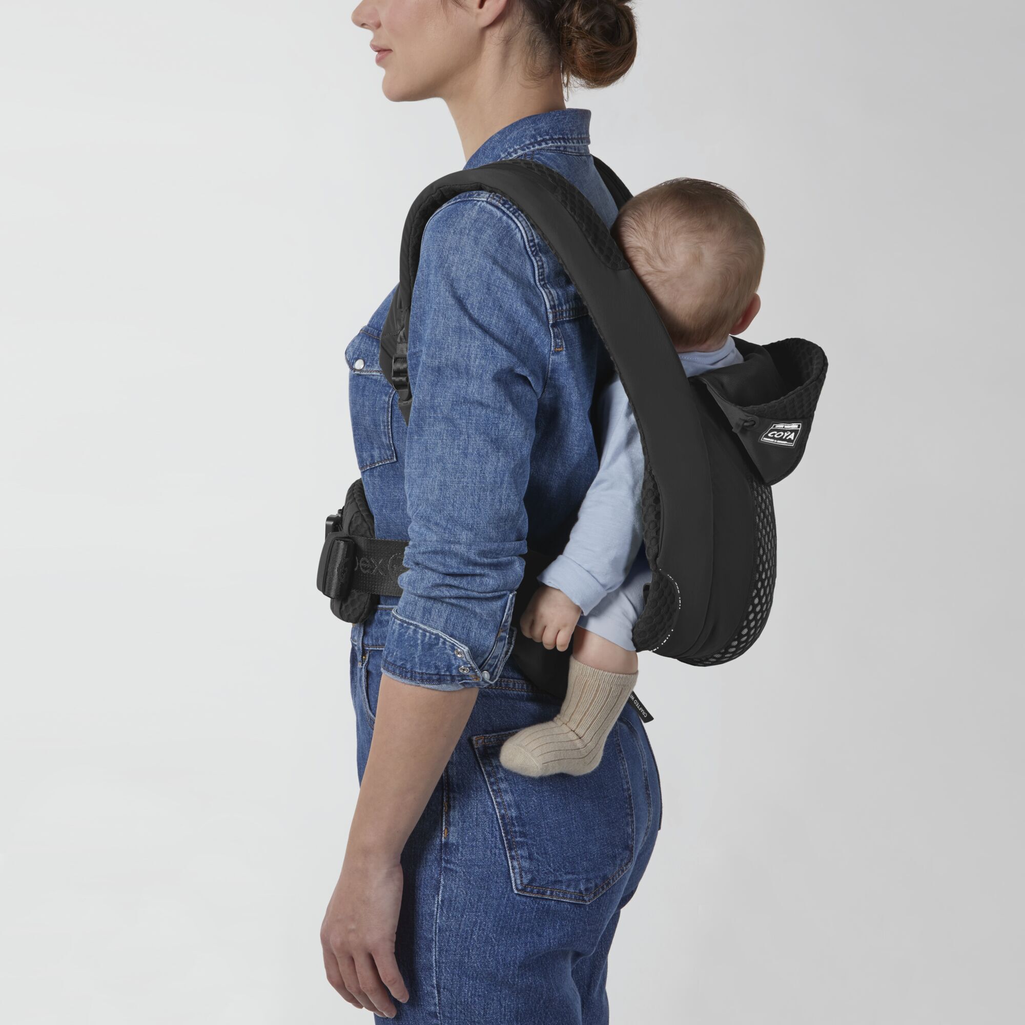 CYBEX Coya Carrier - Black in Black large-cybex-us image number 4